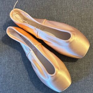 Duval NWOT width XW REG-2K DV U US women 8 the American Satin Ballet Flats